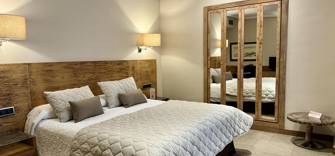 BEHINDERTENGERECHTES ZIMMER