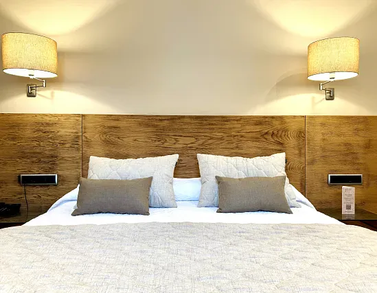 DELUXE ZIMMER
