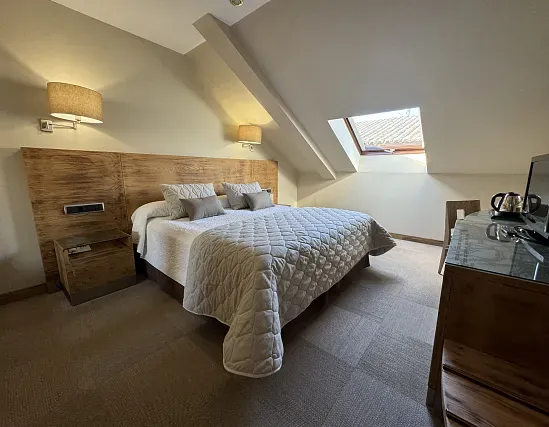 DELUXE ZIMMER